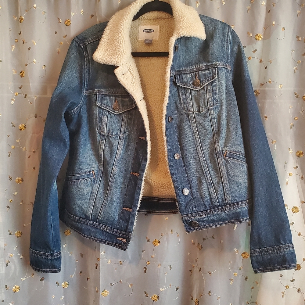 NWOT Faux Sherpa lined denim jacket